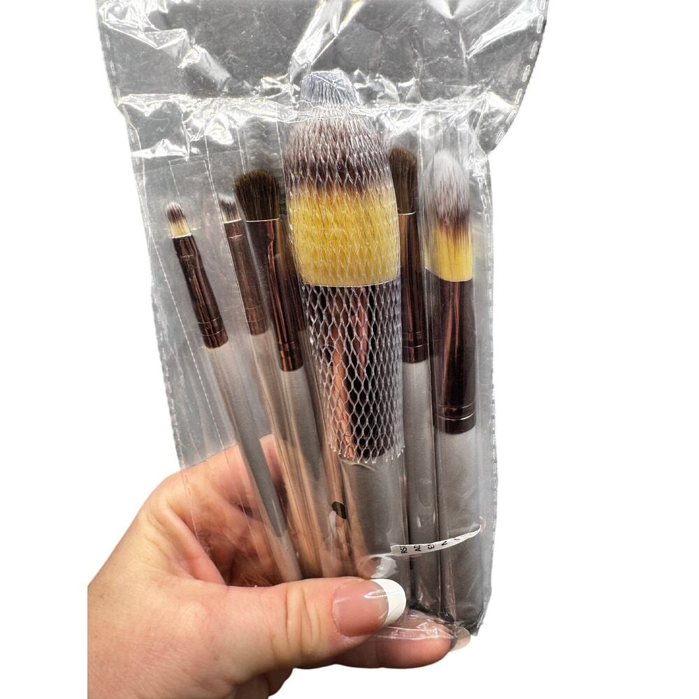NWT 7 Piece Brush Set For Beginners